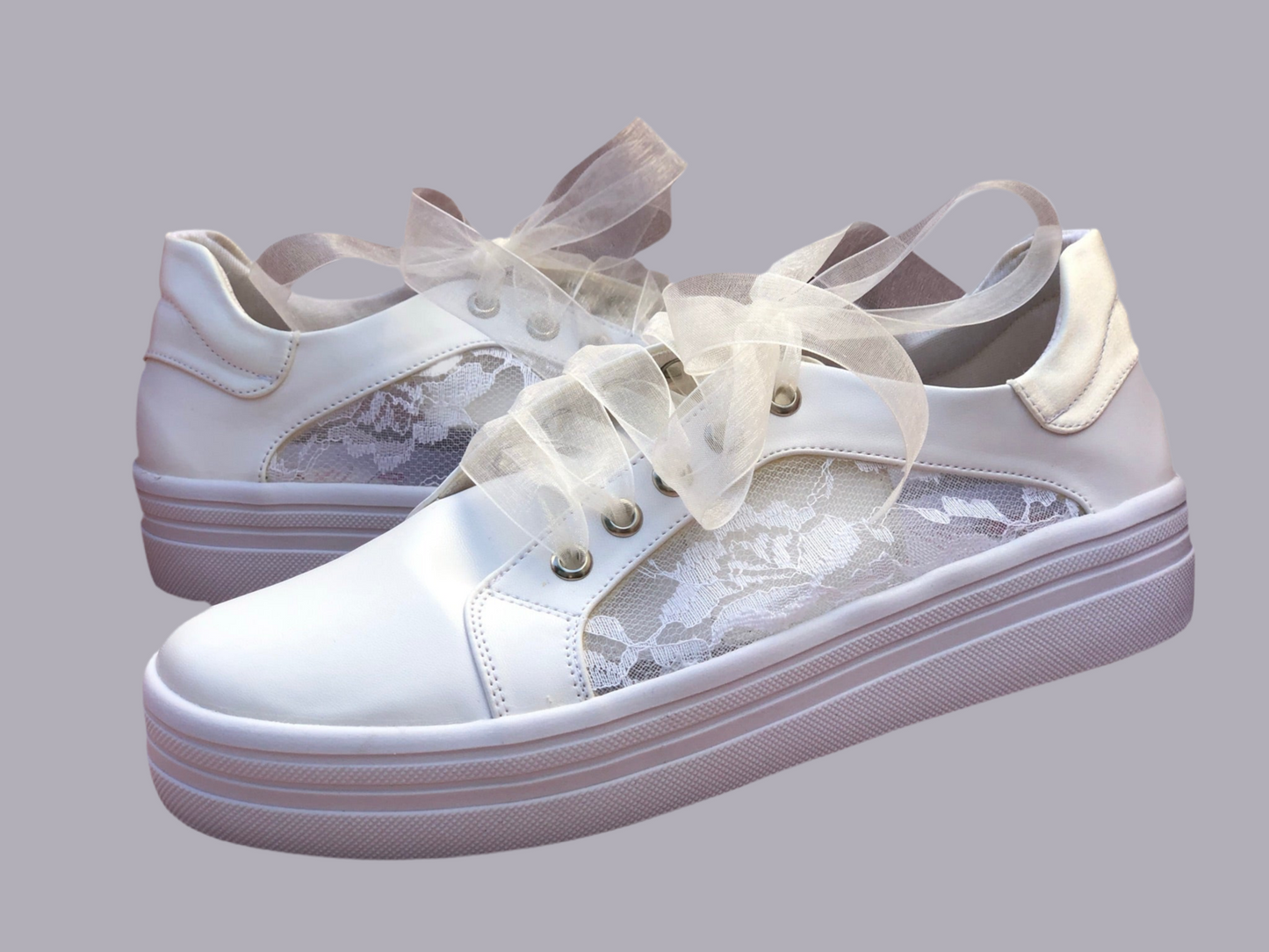 Tenis para novia o primera comunión color ivory con encaje