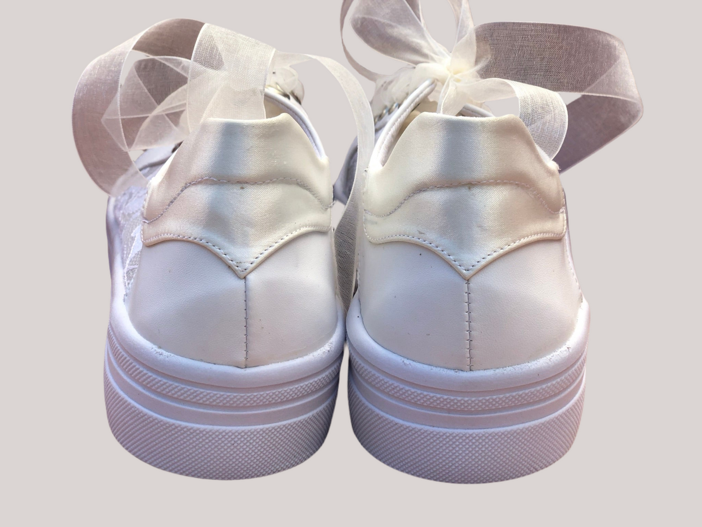 Tenis para novia o primera comunión color ivory con encaje