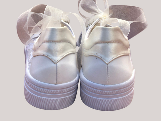 Tenis para novia o primera comunión color ivory con encaje