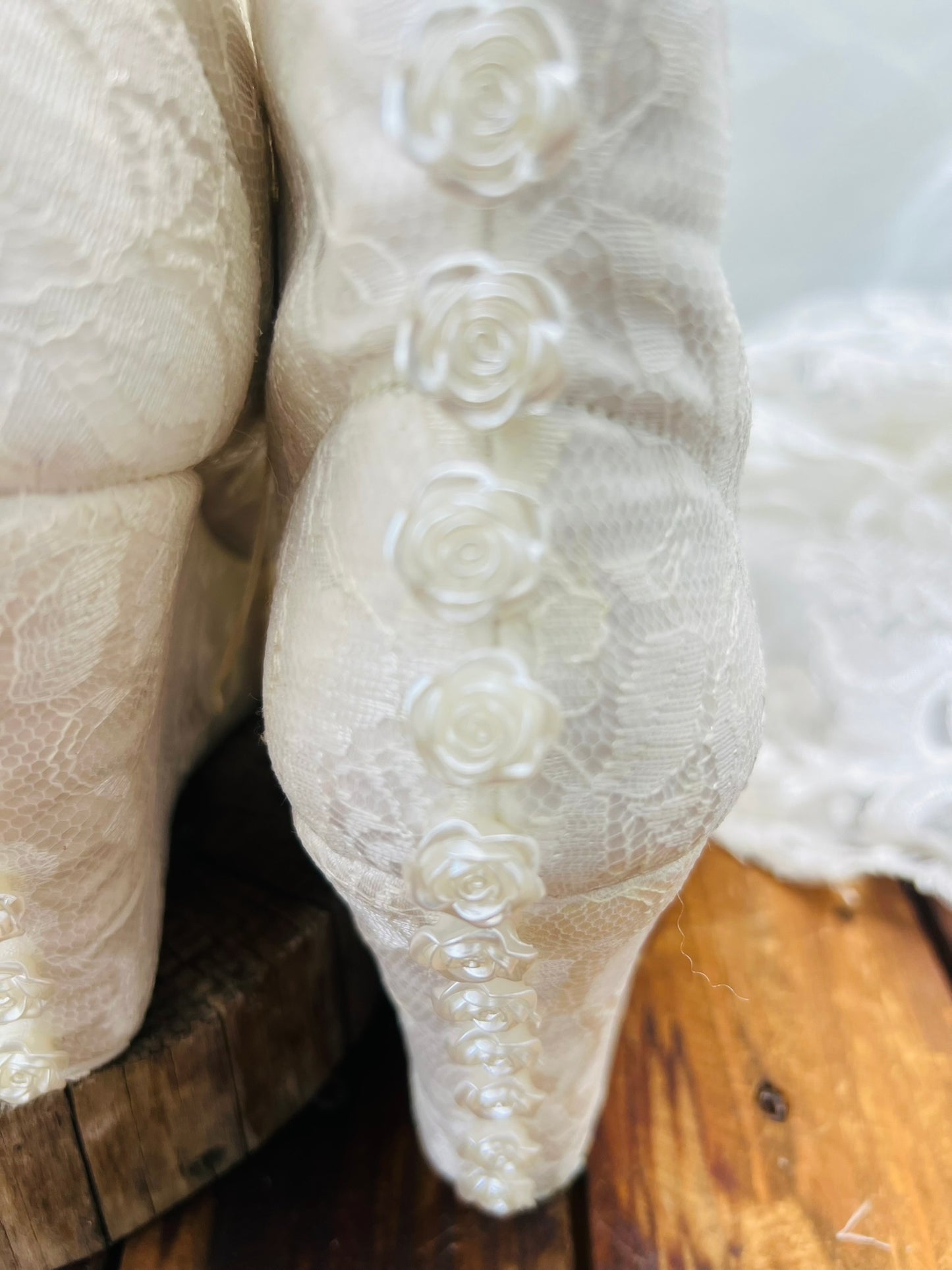 Zapatos De Novia Plataforma De Encaje Con Pequeñas Rosas