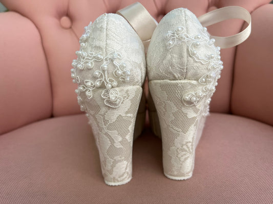 Zapatos De Novia Con Encaje y Perlas