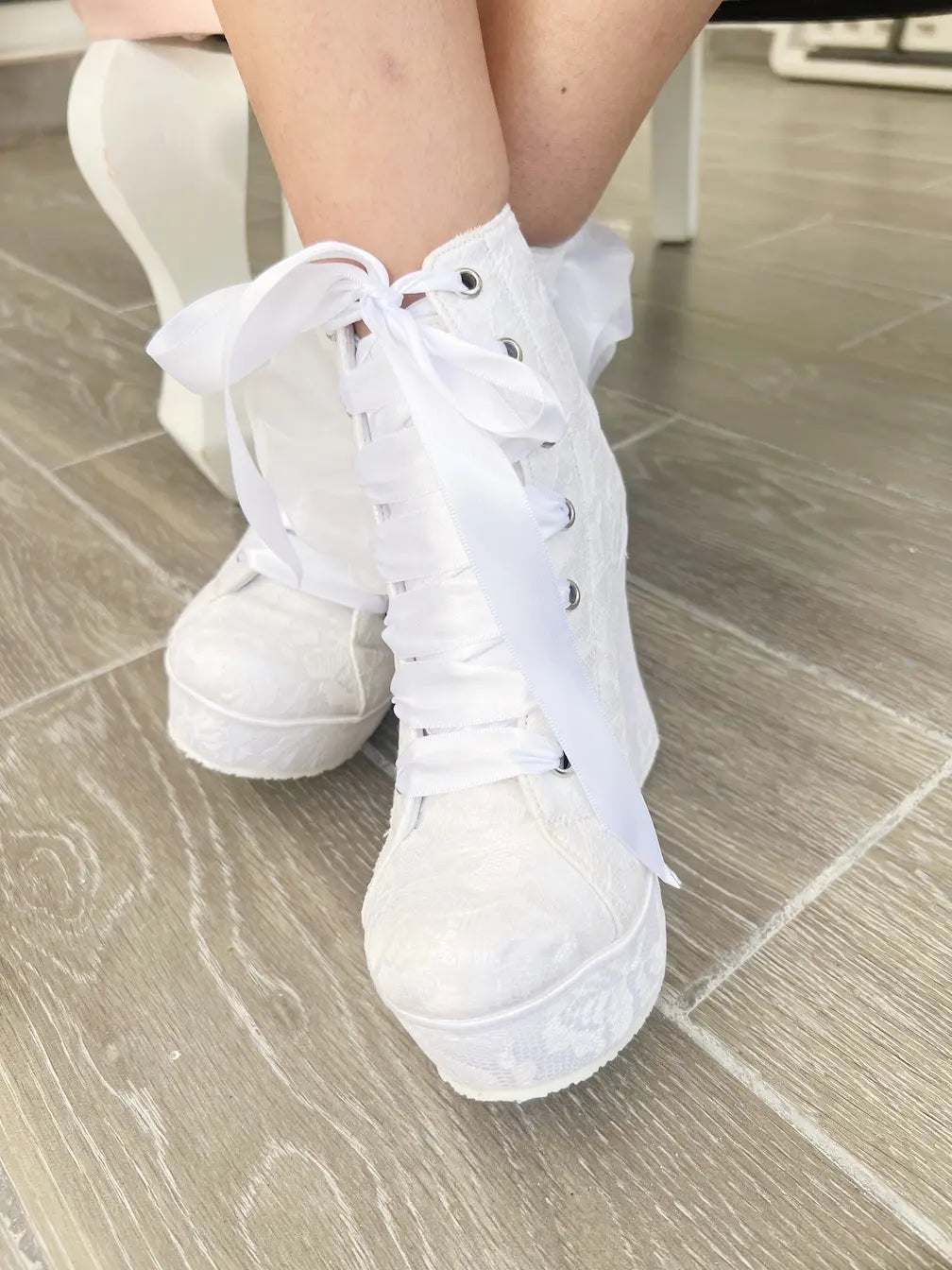 Zapatos para novia con plataforma, encaje y flor de organza