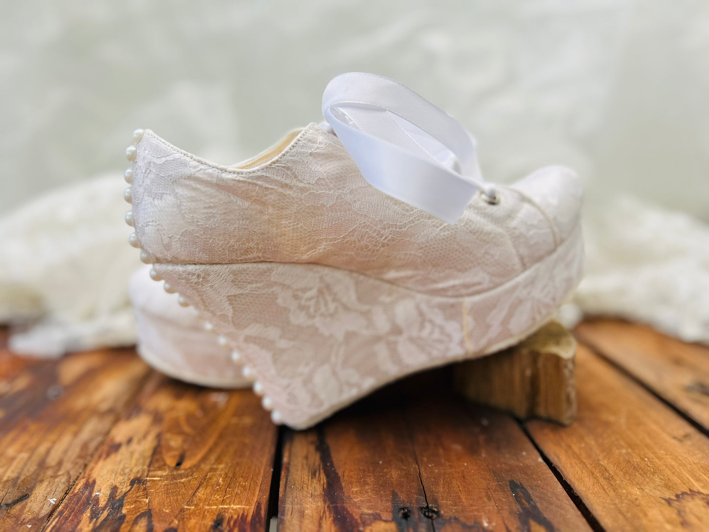 Zapatos De Novia Con Encaje y Perlas Bordadas y Perla Trasera