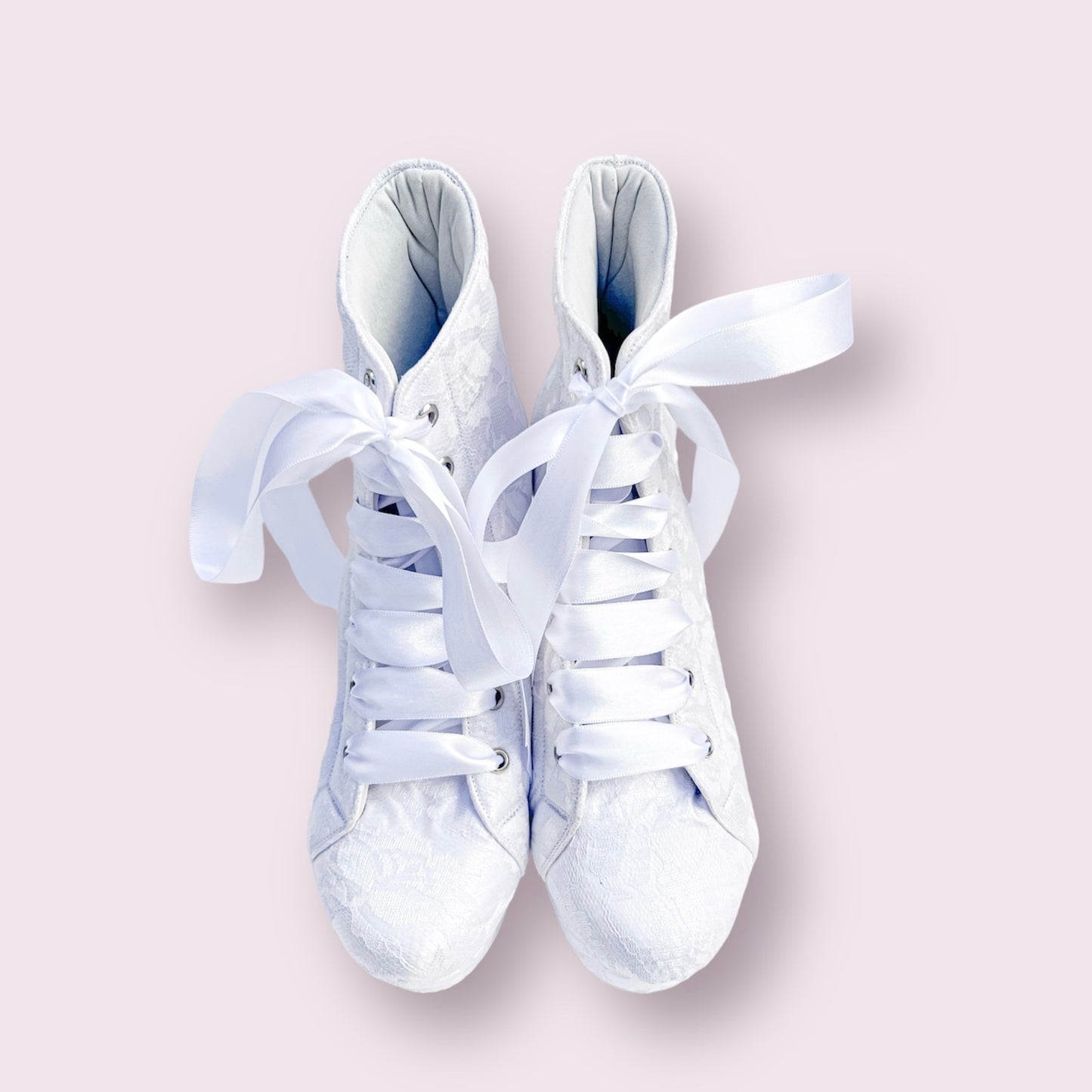 Zapato tenis de novia tipo bota encaje ivory y blanco