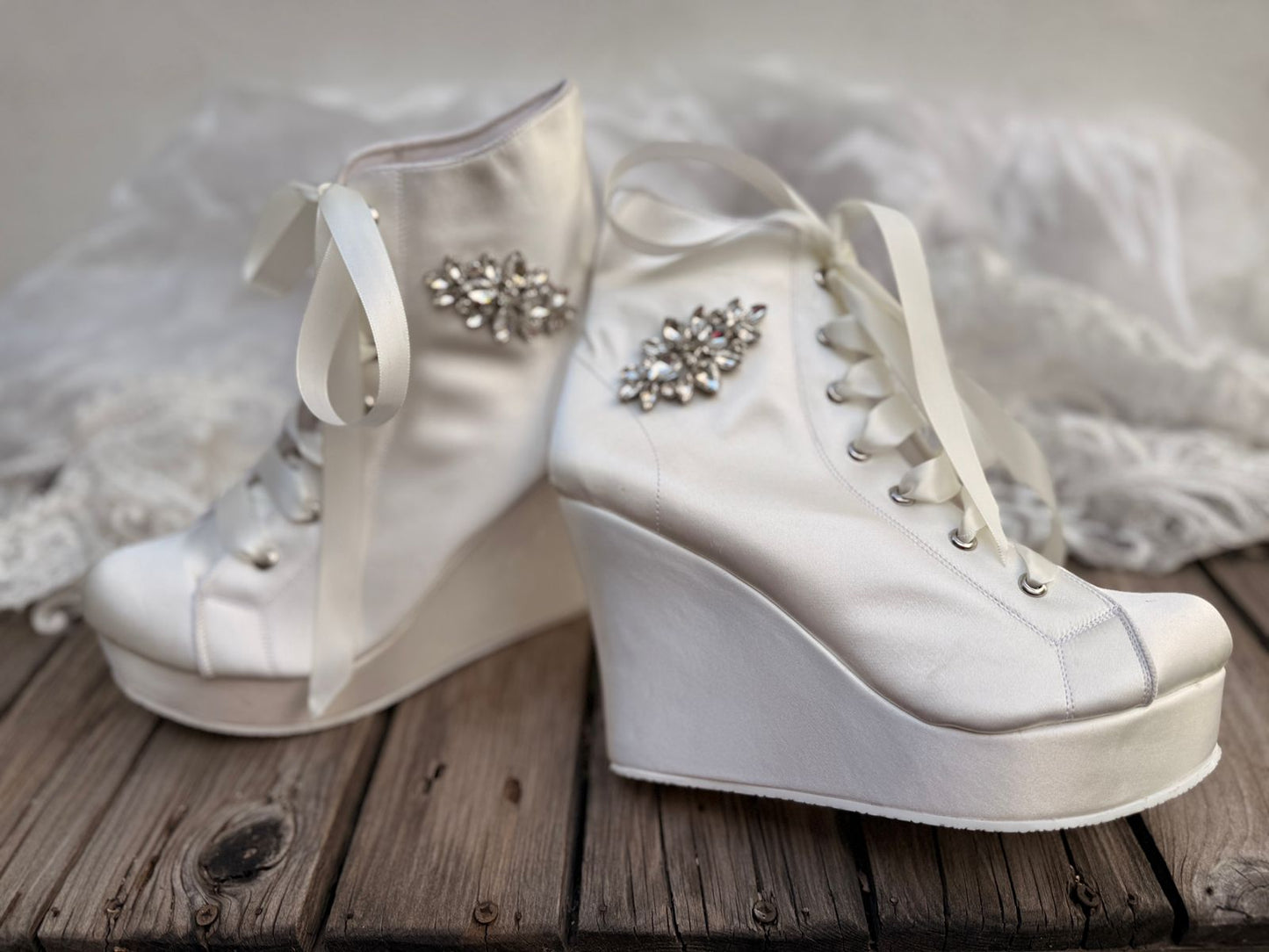 Zapatos Cómodos de Novia de Satín con aplicación de cristal