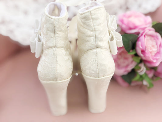 Zapato tenis de plataforma de novia para boda en encaje tipo bota