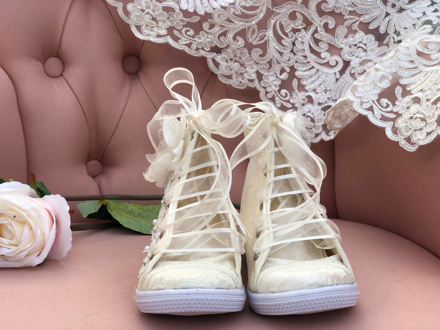 Zapato tenis de primera comúnion o boda